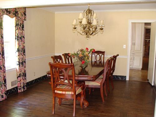 3rd image of 607 Warthen St