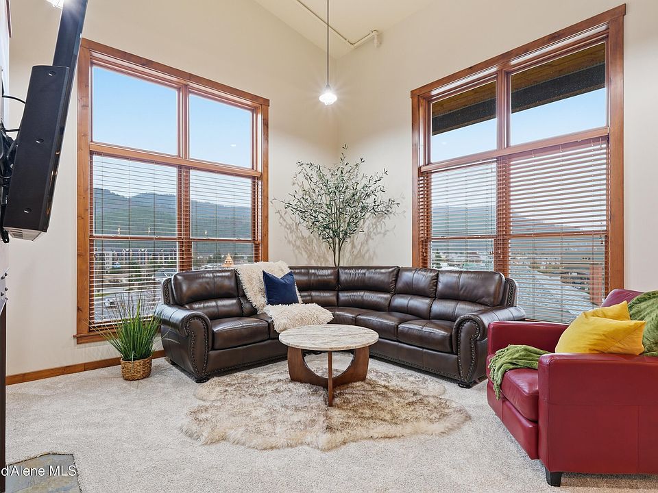 1st image of 834 McKinley Ave #404