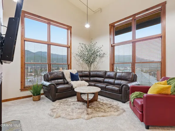 834 McKinley Ave #404, Kellogg, ID 83837