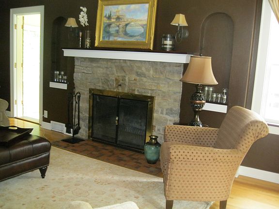 3rd image of 1108 Woodlawn Dr