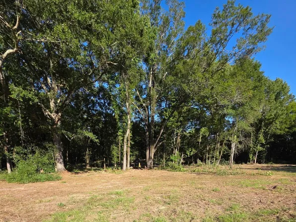 137 Tarver Rd, Mangham, LA 71259