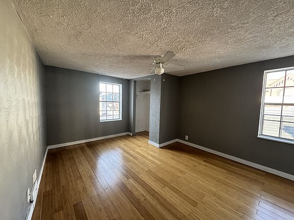 4th image of 513 52nd St #513
