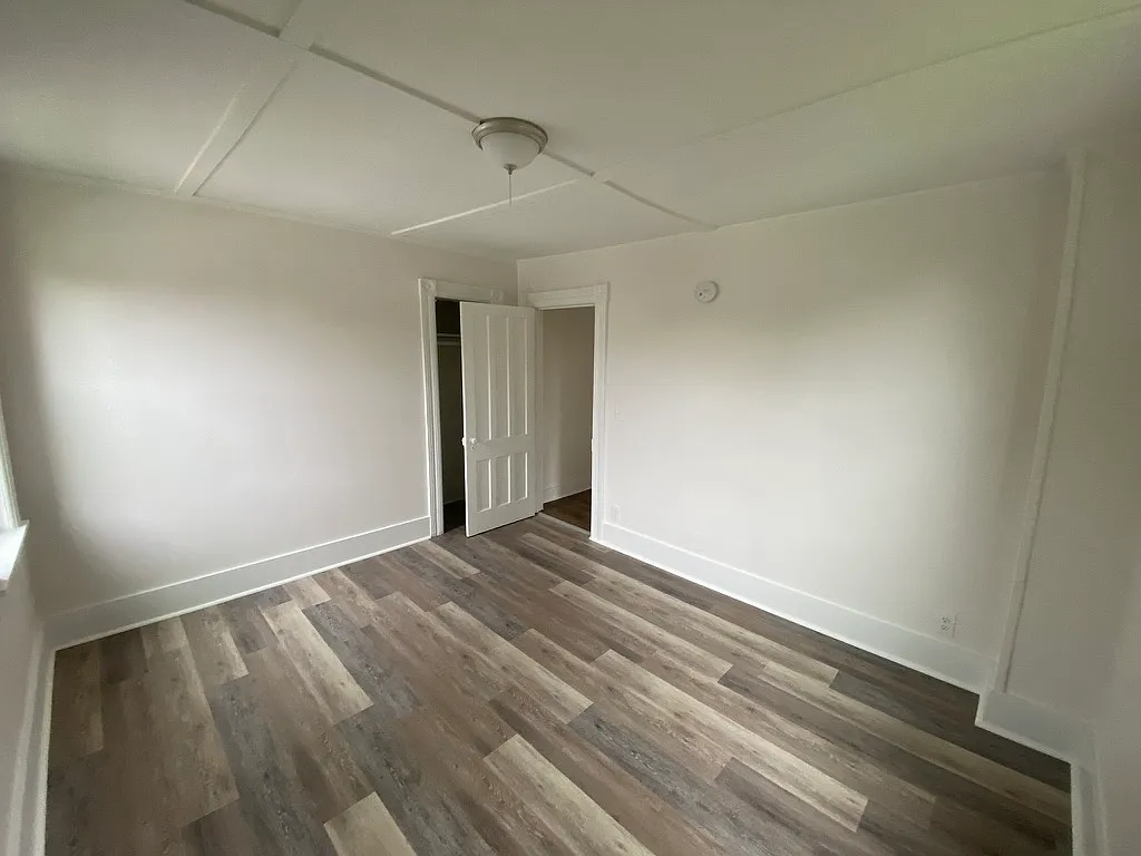 2 bed, 1075 sqft, $1,200 — Photo 2