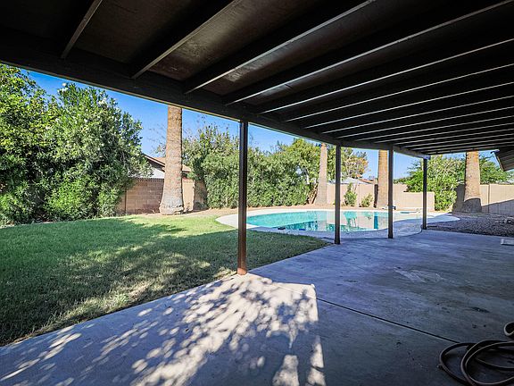 4th image of 1340 E Donner Dr