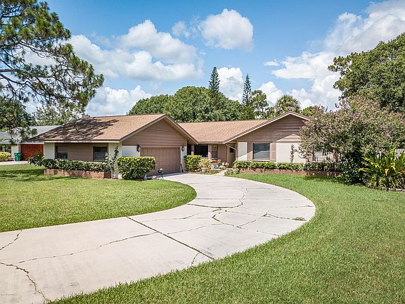 3rd image of 2304 Hamlet Dr