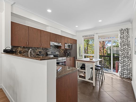 3rd image of 16772 61st Ave #3