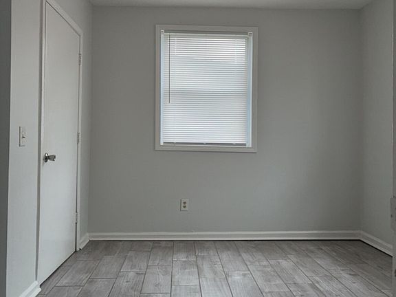 5th image of 914 Railroad St #A