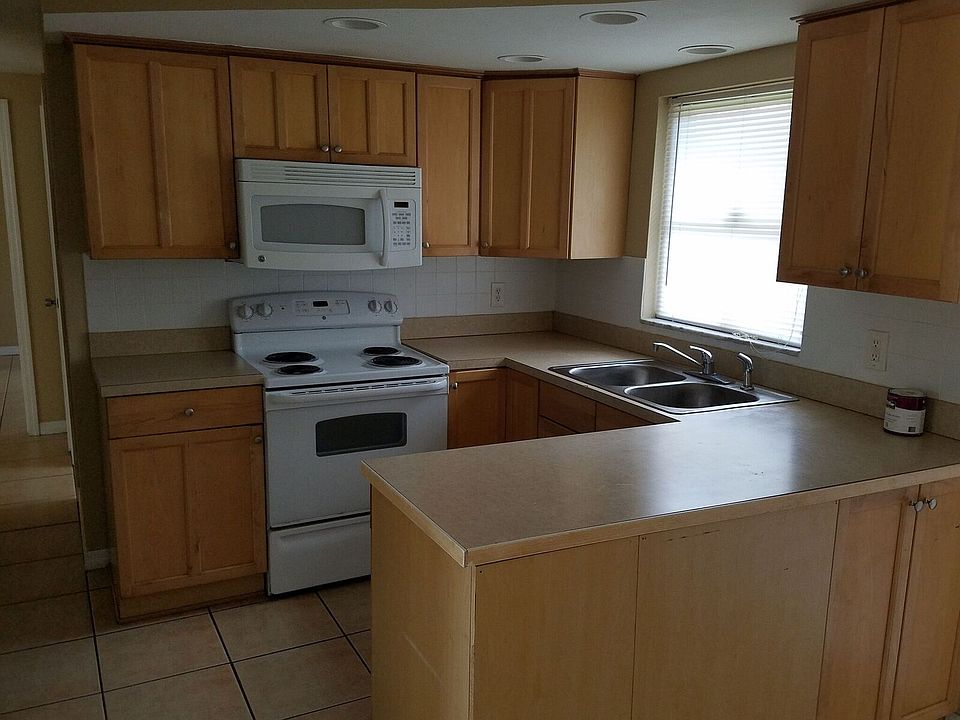 2nd image of 1036 Prescott Ln