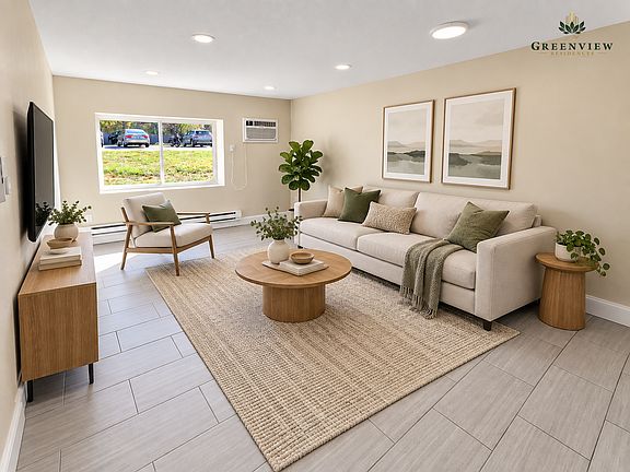 2nd image of 10 Greenview St #14-013