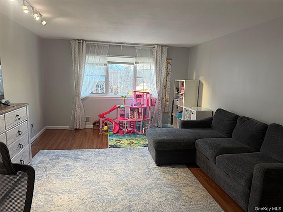 5th image of 68 Bon Aire Cir APT P10