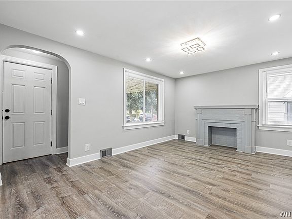 4th image of 104 Proctor Ave