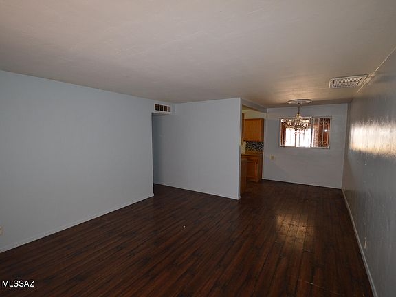 3rd image of 5812 E 35th St