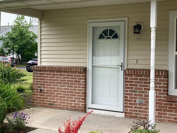 2nd image of 111 Sassafras Ct