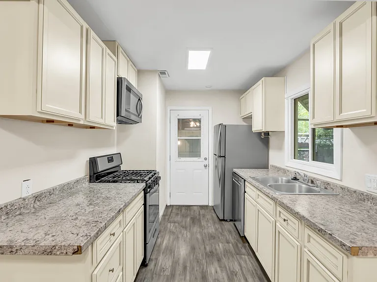 2551 Cumberland Rd — Photo 10