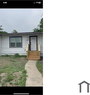 1019 Poinsettia — Photo 2