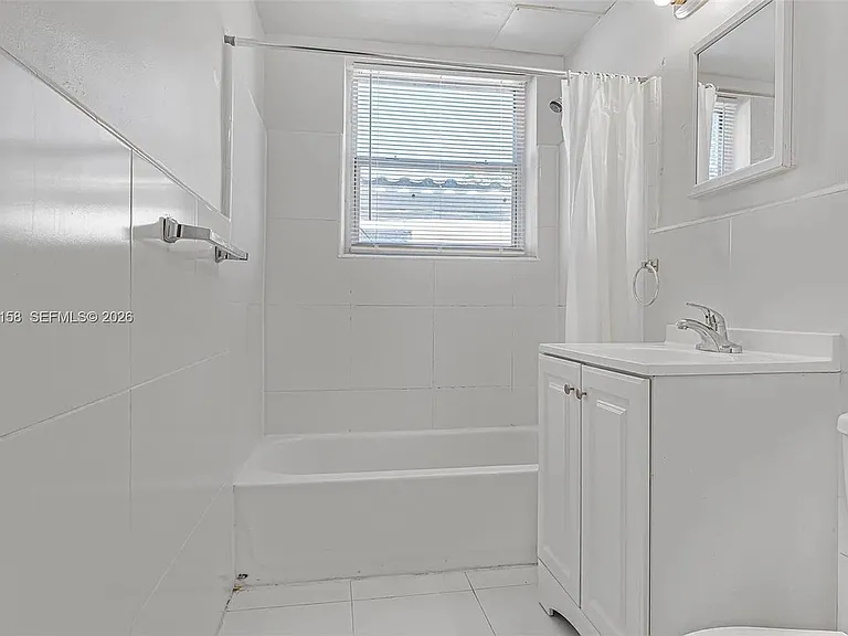 8031 Hawthorne Ave #1 — Photo 14