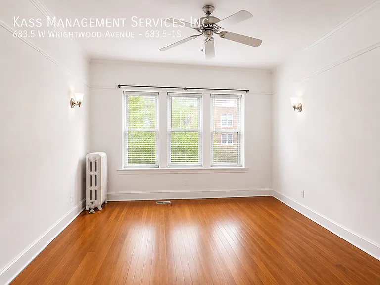 677-685.5 W Wrightwood Avenue — Photo 17