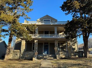 462 E Kansas St, Liberty, MO 64068