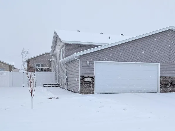 4871 51st Ave S, Fargo, ND 58104