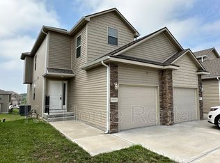 10545 Kane Dr, Kansas City, KS 66109