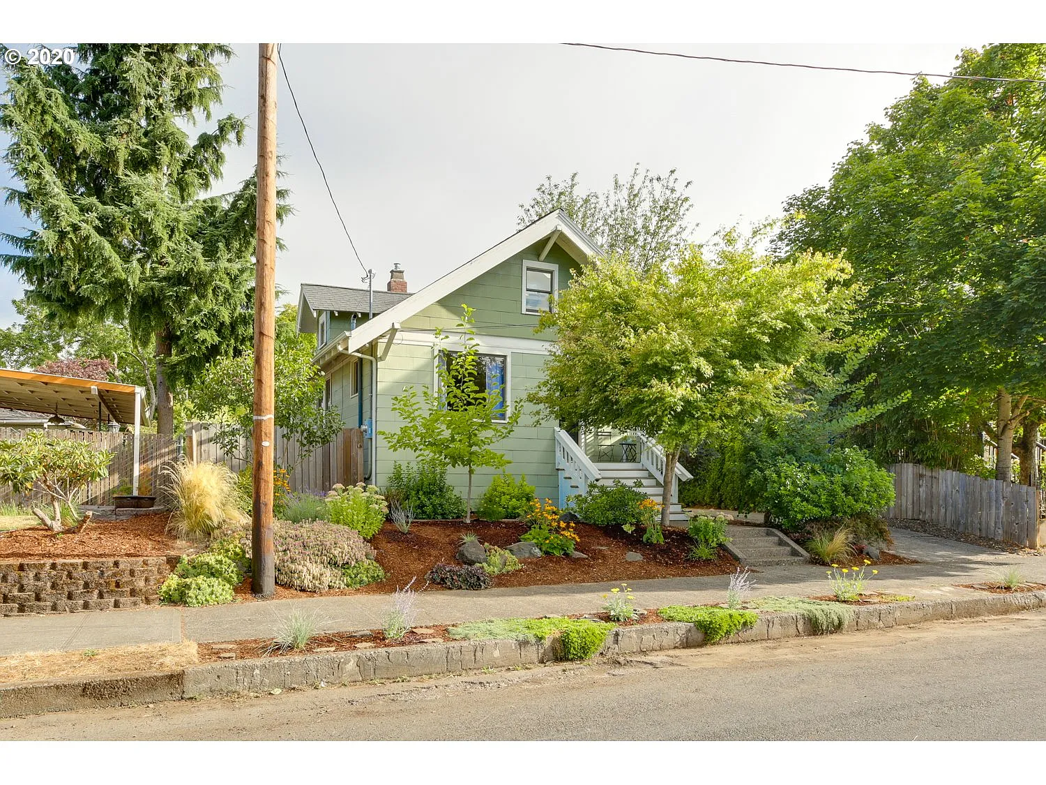 4319 SE Long St photo 1