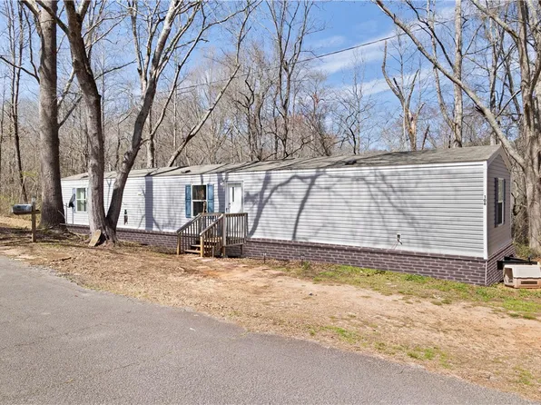 106 Kawana Trail Dr, Westminster, SC 29693