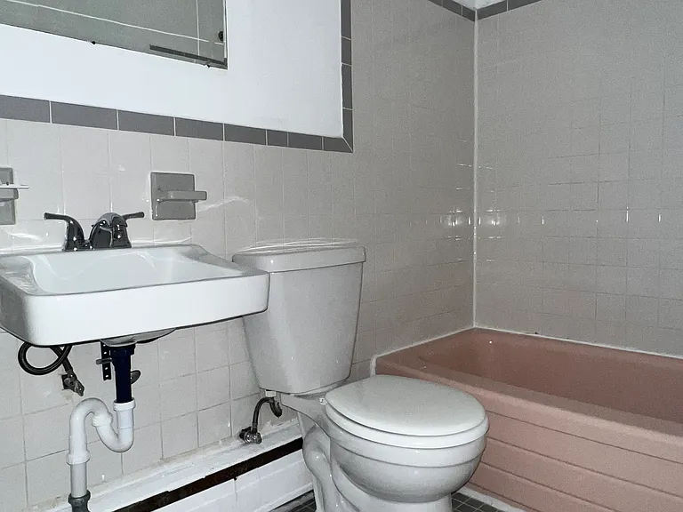 301 Horsham Rd — Photo 3