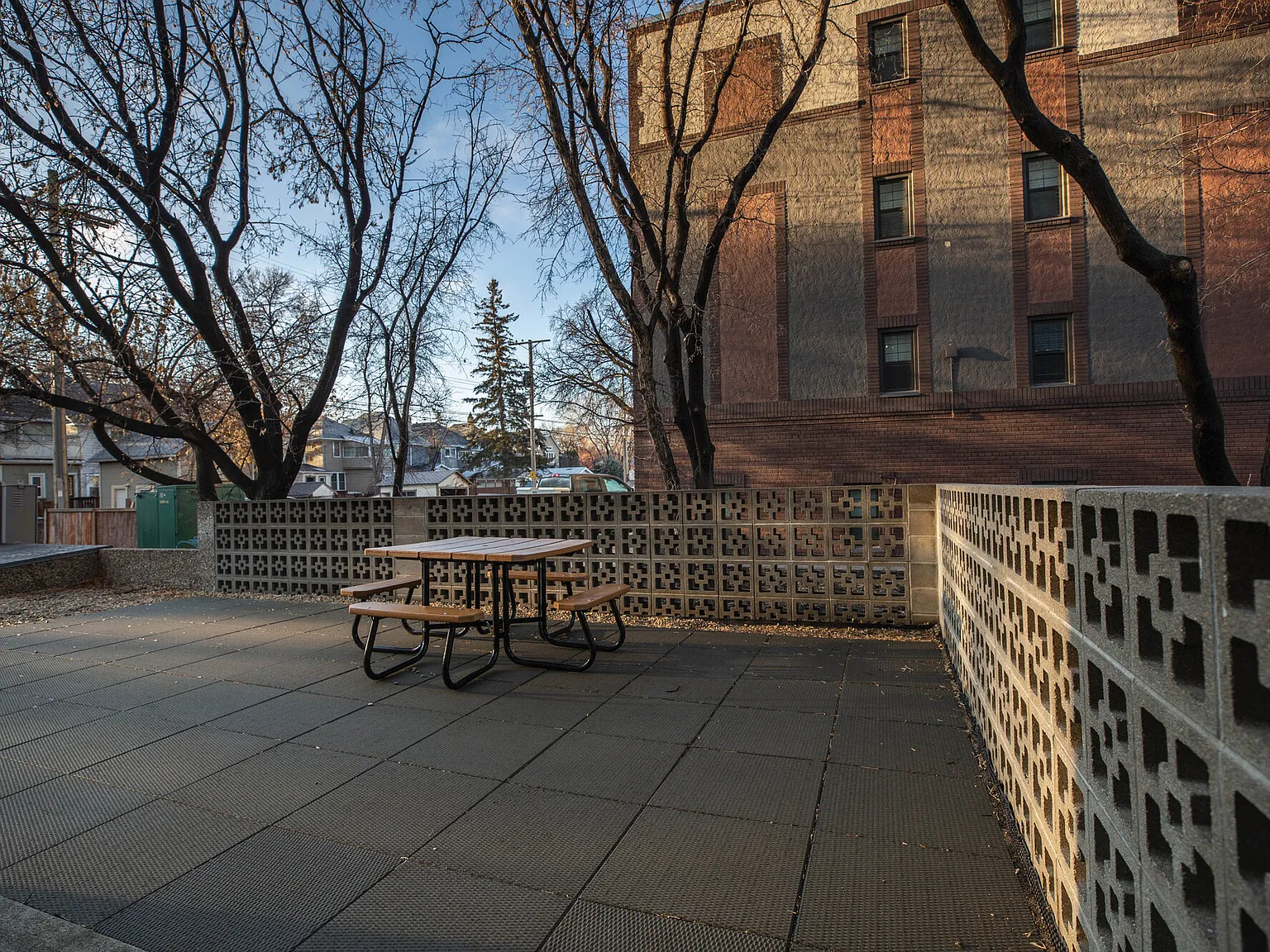 Dover Place — Photo 3