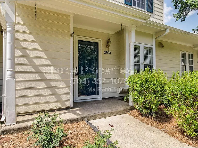2704 New Hamlin Way — Photo 2