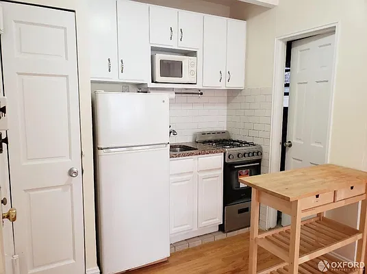 Rented by Oxford Property Group | media 3