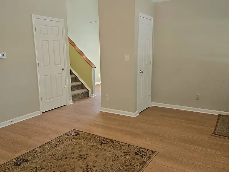 235 Meadow Glen Dr — Photo 16