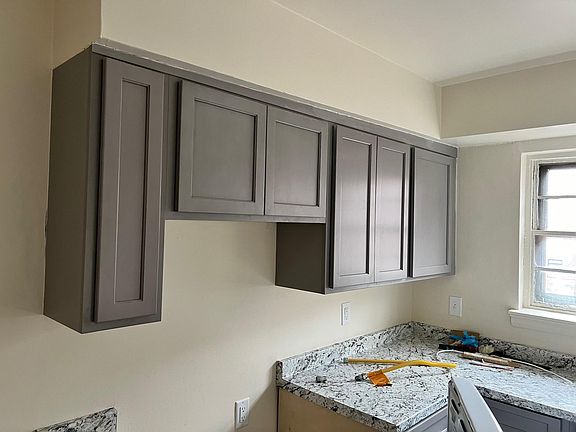 2nd image of 2356 Lemoine Ave Unit B