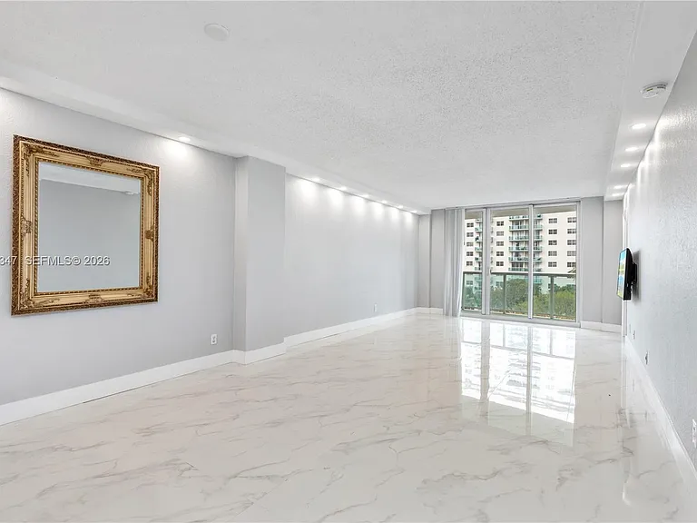19380 Collins Ave #507 — Photo 9