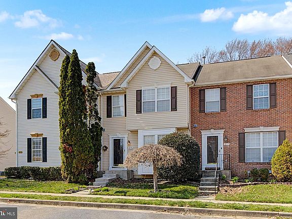 3rd image of 215 Carolstowne Rd
