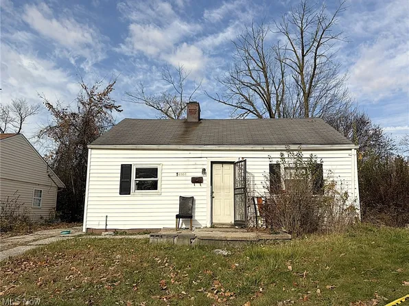 16901 Ridgeton Dr, Cleveland, OH 44128