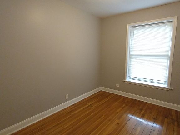 4th image of 6127 S Eberhart Ave #2