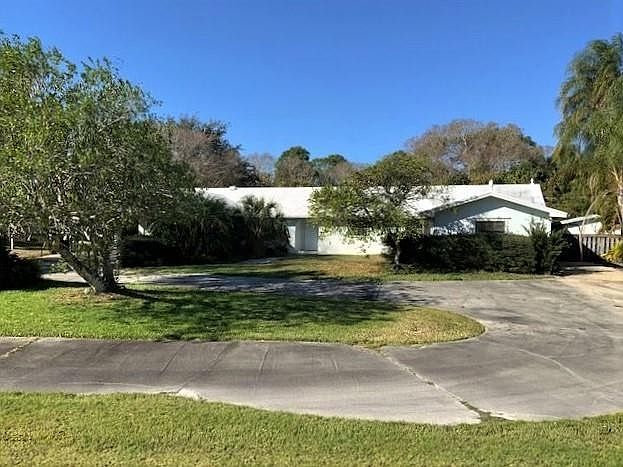 1st image of 1065 27th Ave