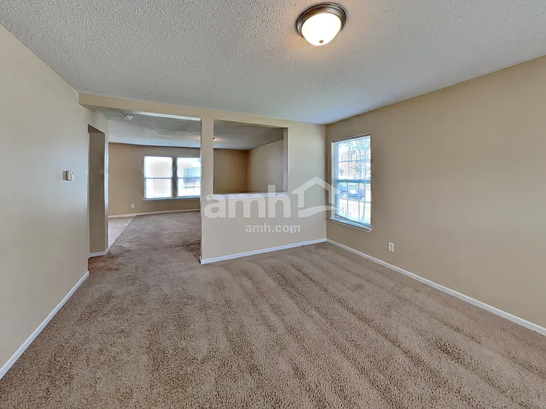 6804 Woodland Heights Dr — Photo 7