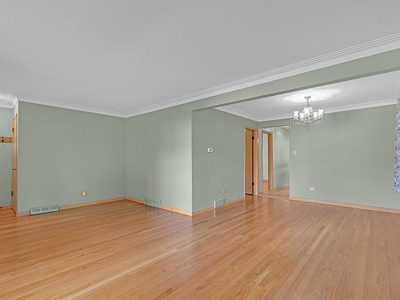 4th image of 9804 S Springfield Ave