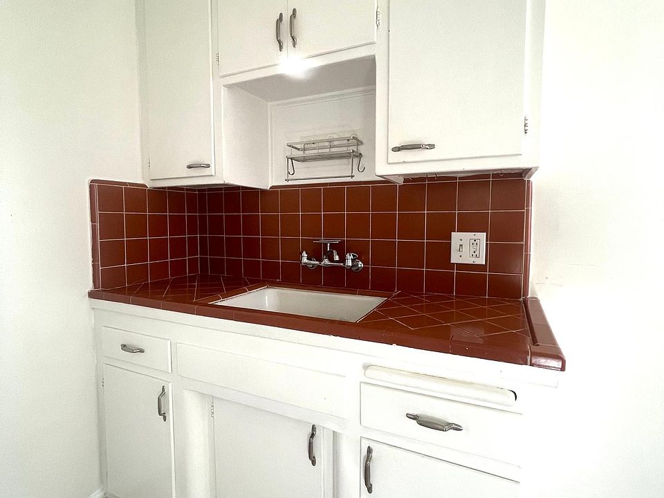 1st image of 23 Roswell Ave APT 5