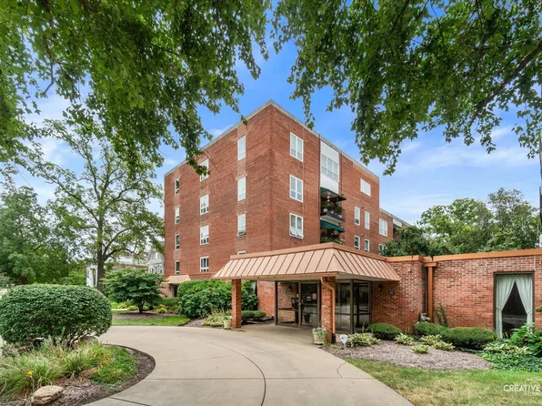 450 W Downer Pl APT 2A, Aurora, IL 60506