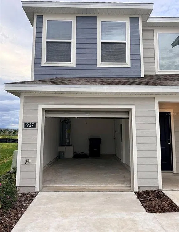 3 bed, 2.5 bath, 1423 sqft, $2,200 — Photo 4