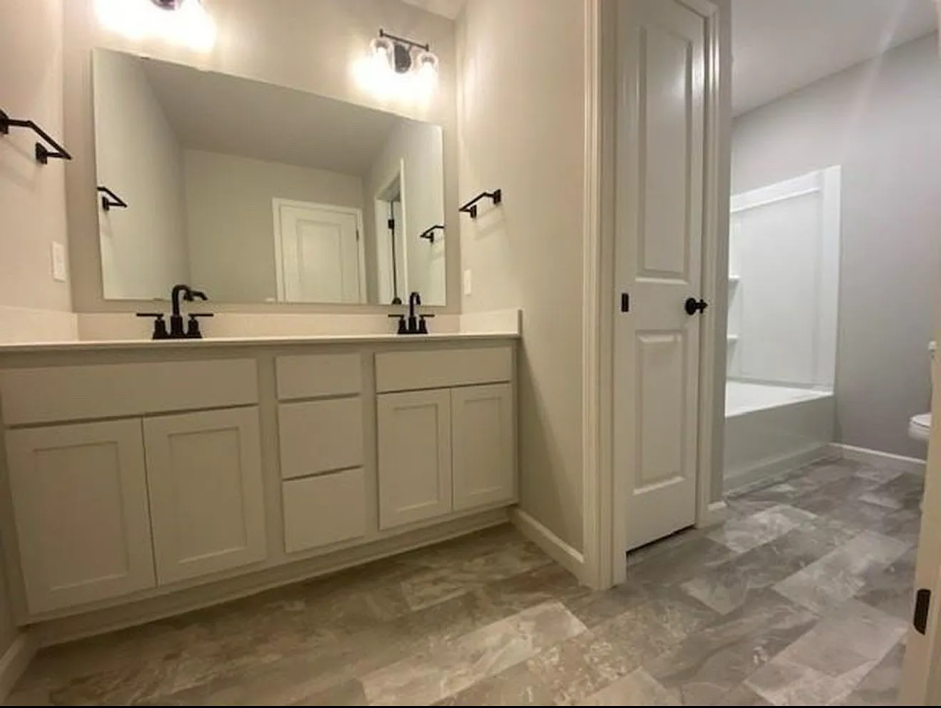 4810 Airlake Drive - 1 — Photo 4