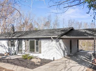 2142 Fairview Ave, Morganton, NC 28655