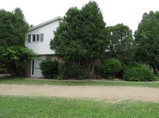 275 Hibiscus Dr, Rochester, NY 14618