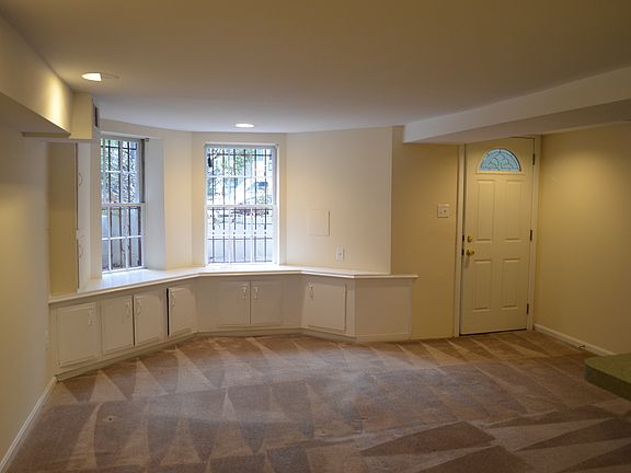 LR with bay window
