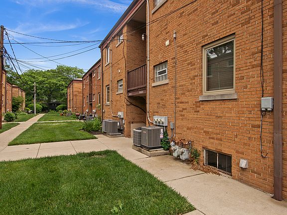 5th image of 8043 Lake St #1