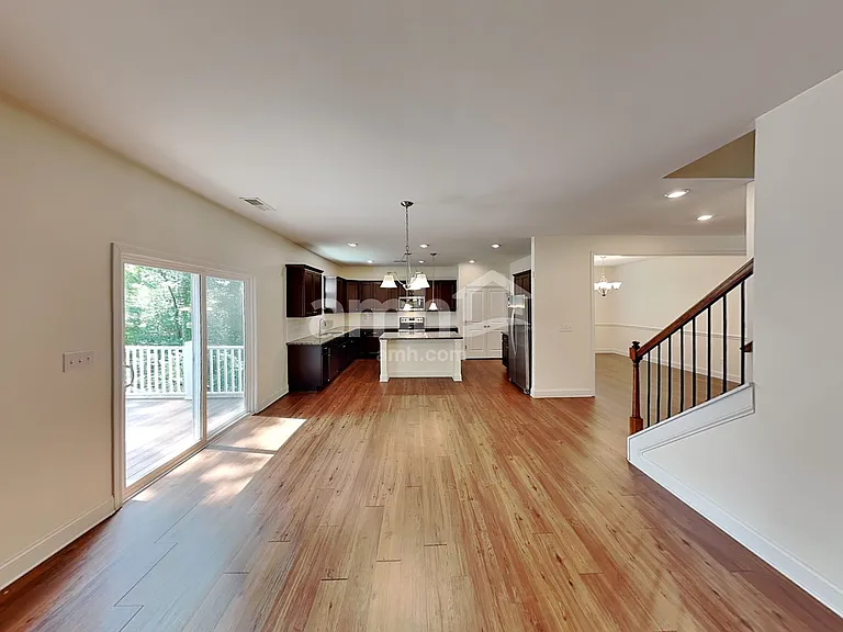 3021 Greenmont Cir — Photo 5