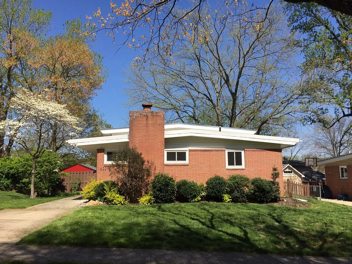 3 bed, 1300 sqft, $2,950 — Photo 2