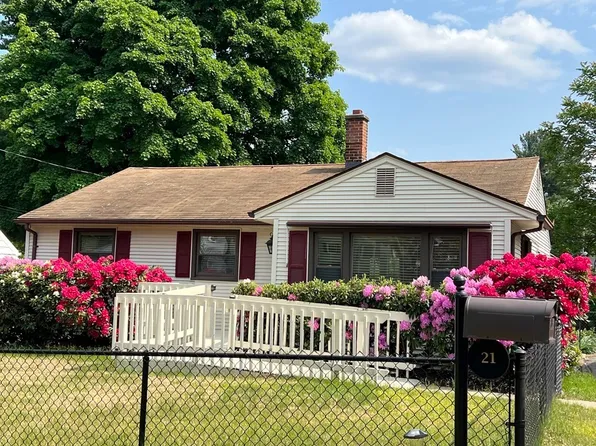 21 Nokomis St, Springfield, MA 01109